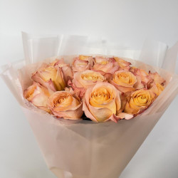23 коралловые розы